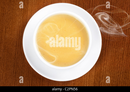 Frische heiße Linsensuppe, traditionelle türkische Küche Stockfoto