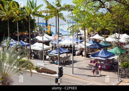 Die Esplanade-Märkte, statt jedes Wochenende neben der Lagune. Cairns, Queensland, Australien Stockfoto