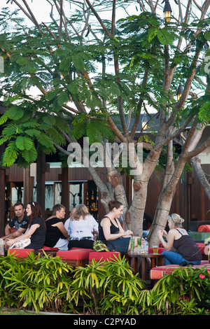 Salz-Haus-Restaurant und eine Bar. Marina Point, Cairns, Queensland, Australien Stockfoto