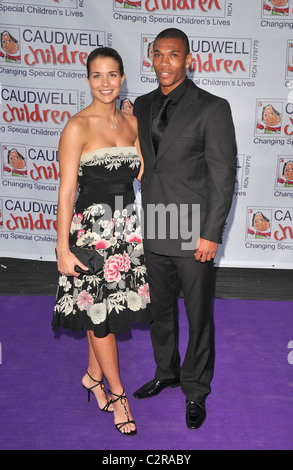 Gemma Atkinson und Marcus Bent Caudwell Kinder präsentieren "The Legends Ball" am Battersea Evolution - Ankünfte London, Stockfoto