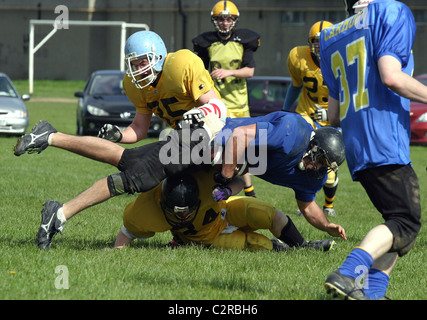 Aktion von Carrickfergus Ritter V UL Wikinger 25. April 2004 Irish American Football League Amateursport Stockfoto