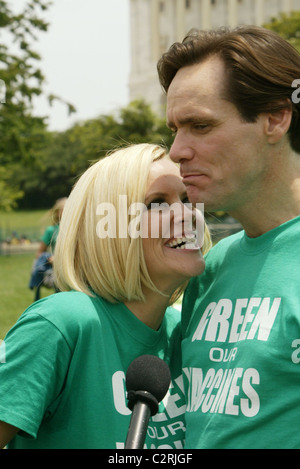 Jenny McCarthy und Jim Carrey führen die "Green unsere Impfstoffe" März, Rallye und Pressekonferenz am Kapitol und West Stockfoto