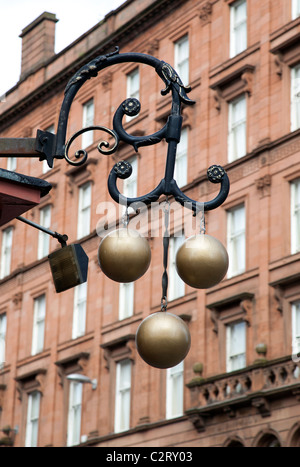 Eine traditionelle Pfandleiher Shop, Glasgow, Schottland. Stockfoto