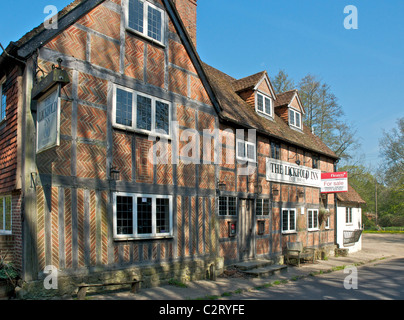 Land-Kneipen bis zum Verkauf. Dies ist das Lickfold Inn in Sussex Stockfoto