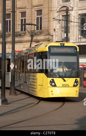 Metrolink Straßenbahn, Piccadilly Gardens, Manchester, UK Stockfoto