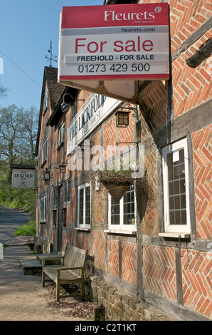 Land-Kneipen bis zum Verkauf. Dies ist das Lickfold Inn in Sussex Stockfoto