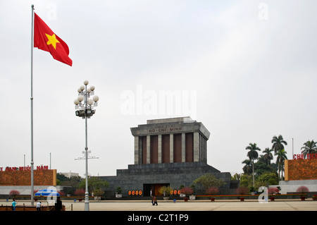 Horizontalen Weitwinkel von Ho-Chi-Minh Mausoleum in Ba Dinh Platz. Stockfoto