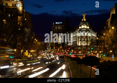 Datenverkehr der Metropolis Gebäude, Gran Via, Abend-Beleuchtung, Madrid, Spanien, Europa, EU Stockfoto