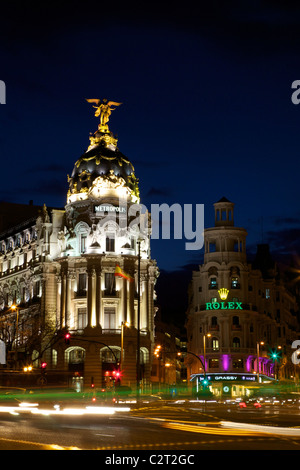 Datenverkehr der Metropolis Gebäude, Gran Via, Abend-Beleuchtung, Madrid, Spanien, Europa, EU Stockfoto