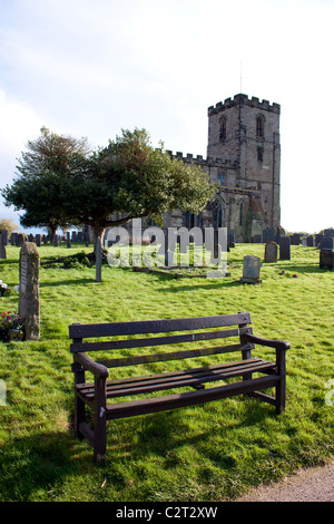 Breedon Christian Church auf Breedon Hügel in Leicestershire, England, UK. Das Foto zeigt den Friedhof. Stockfoto