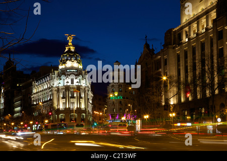 Datenverkehr der Metropolis Gebäude, Gran Via, Abend-Beleuchtung, Madrid, Spanien, Europa, EU Stockfoto