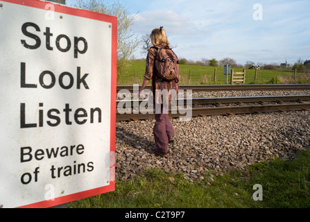 Warnzeichen für Fußgänger Bahnübergang, Ludlow, UK Stockfoto