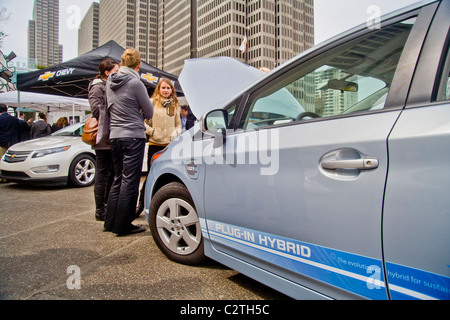 Der Prius Plug-in Hybrid ist ein Mittelklasse-Plug-in Hybrid-Elektrofahrzeug (PHEV) von Toyota produziert werden. Stockfoto