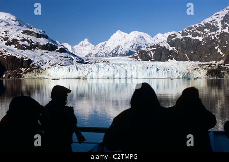 Fahrgäste anzeigen Margerie Gletscher und Fairweather Berge auf einer Kreuzfahrt West Tour in Southeast Alaska im Sommer Stockfoto