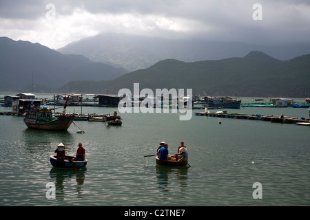 Der Fischerhafen auf Hon Mieu Insel in der Nähe von Nha Trang Stockfoto