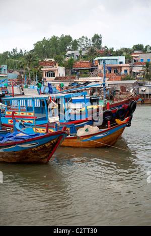 Angelboote/Fischerboote auf Hon Mieu Insel in der Nähe von Nha Trang Stockfoto