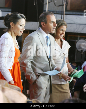 Ann Curry, Matt Lauer und Natalie Morales bei Kenny Chesney Performance live auf "The heute zeigen Concert Series" bei Stockfoto