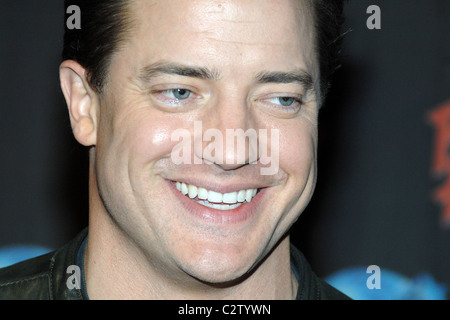 Brendan Fraser hat einen Auftritt im Planet Hollywood am Times Square und fördert seinen neuen Film "die Reise zum Mittelpunkt der die Stockfoto