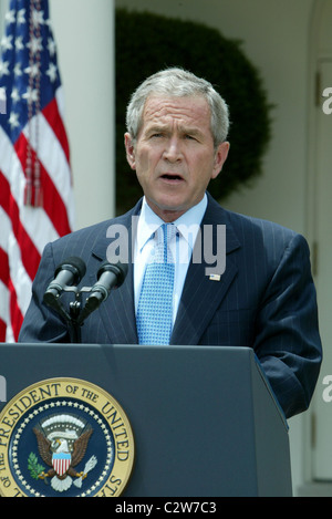 US-Präsident George W. Bush kündigt seine Entscheidung, eine Executive Order Verbot von Offshore-Bohrungen auf der äußeren heben Stockfoto