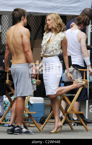 Kim Raver, Robert Buckley am Film set für "Lipstick Jungle" an der East Village New York City, USA - 27.06.08 Doug Stockfoto