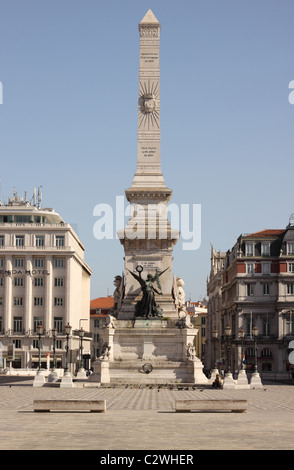 Lissabon Portugal der Praça Dos Restauradores Platz Obelisk Denkmal erinnert an Portugals Befreiung aus Spanien im Jahre 1640. Stockfoto