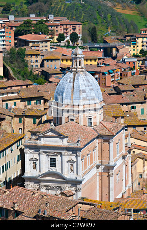 Luftaufnahme von die Kirche von Santa Maria di Provenzano in Piazza Provenzano, Siena, Italien Stockfoto