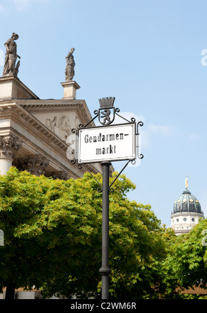 Berlin. Deutschland. Deutscher Dom Deutsche Dom (links) und französischen Dom am Gendarmenmarkt rechts. Stockfoto