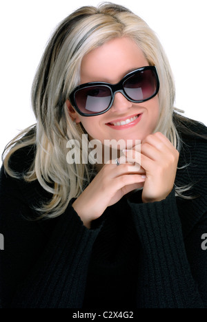 Schöne blonde junge Frau mit Sonnenbrille Stockfoto