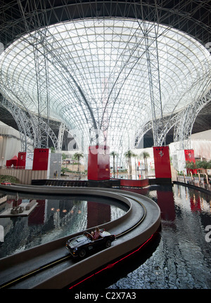 Themenpark Ferrari World in Abu Dhabi Vereinigte Arabische Emirate Stockfoto
