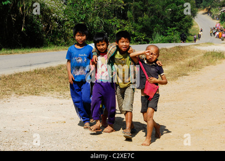 Karen Kinder, Umpium-Flüchtlingslager (thai-burmesischen Grenze), in der Nähe von Mae Sot, Nord-Thailand Stockfoto