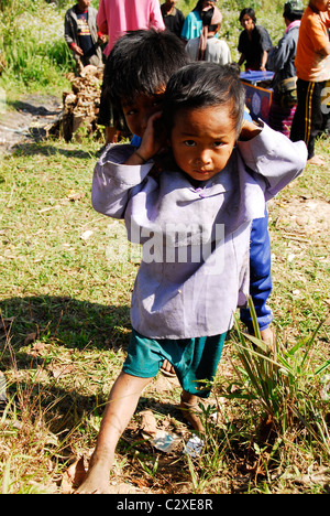 Karen Kinder, Umpium-Flüchtlingslager (thai-burmesischen Grenze), in der Nähe von Mae Sot, Nord-Thailand Stockfoto