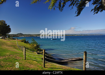 Lakeside anzeigen, Lake Taupo, Taupo, Waikato Region, Nordinsel, Neuseeland Stockfoto
