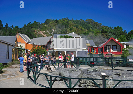 Im Whakarewarewa lebenden Maori Dorf, Rotorua, Bay of Plenty, North Island, Neuseeland Stockfoto