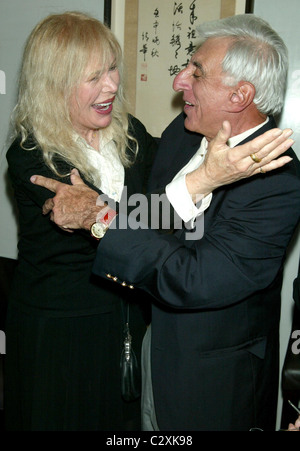 Loretta Swit und Jamie Farr auf der after-Party feiert seine Premiere-Leistung in der neuen Komödie "Flamingo-Gericht" Stockfoto