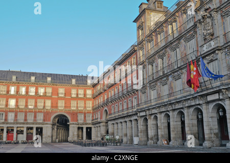 Eine leere Plaza Mayor, früh morgens, bevor die Touristen kamen, haben genommen. Madrid, Spanien. Stockfoto