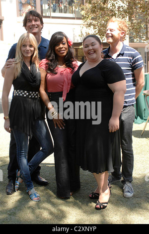 Molly Stanton, Niecy Nash, Jerry O'Connell, Jesse Tyler Ferguson "Bitte nicht stören" Hotel Hindernis-Parcours Challenge in The Grove Stockfoto