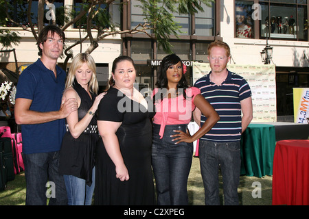 Jerry O'Connell, Molly Stanton, Jolene Purdy, Niecy Nash und J "Bitte nicht stören" Hotel Hindernis-Parcours Herausforderung im The Grove Stockfoto