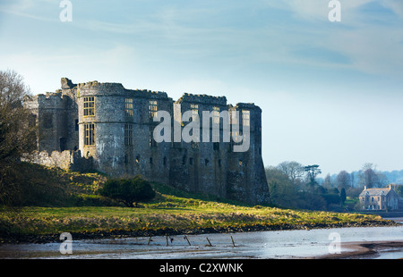 Carew Castle und Gezeiten-Mühle, Pembrokeshire, West Wales, UK Stockfoto