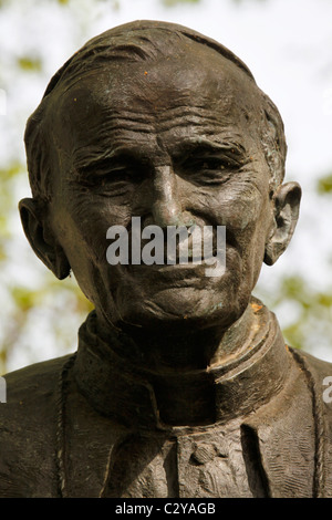 Gesicht der Statue von Papst Johannes Paul II (1920-2005). Stockfoto