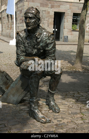 AVON; BRISTOL; AM KAI; BRONZE-STATUE VON JOHN CABOT VON STEPHEN JOYCE Stockfoto