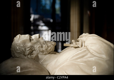 Details von einem der Herzöge von norfolks Grab in fitzalan Chapel, Arundel Castle, West Sussex, Großbritannien Stockfoto