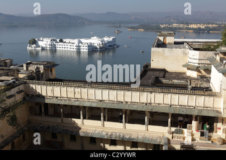 Lake Palace Hotel (früher bekannt als Jag Niwas) im Pichola-See, Udaipur, Indien Stockfoto