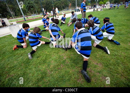 Jungen Playng Rugby in Portugal Rugby Jugend Festival 2011, Lissabon. Stockfoto