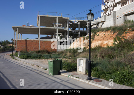 Unvollendet und verlassenen Bauvorhaben in der Stadt von Gogollos Vega, in der Nähe von Granada. Stockfoto