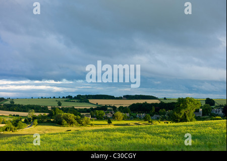 Dorf von Asthall in den Cotswolds, Oxfordshire, England Stockfoto