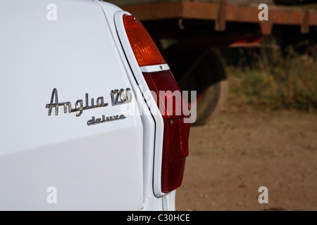 Ford Anglia 1200 deluxe Kombi Rennen Stockfoto