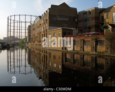 Regent es Canal in der Nähe von Broadway Market, London, England Stockfoto