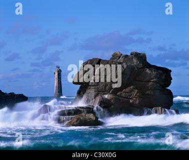 Nividic Leuchtturm auf der Ile d'Ouessant Küste, Finistere, Bretagne, Frankreich Stockfoto