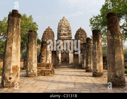 Khmer-Stil Tempelruinen von Wat Si Sawai in Sukothai, Thailand Stockfoto