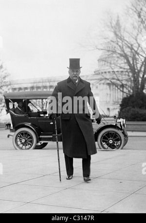 Vintage-Foto des amerikanischen Finanziers und Bankiers John Pierpont 'JP' Morgan SR (1837 - 1913). Stockfoto